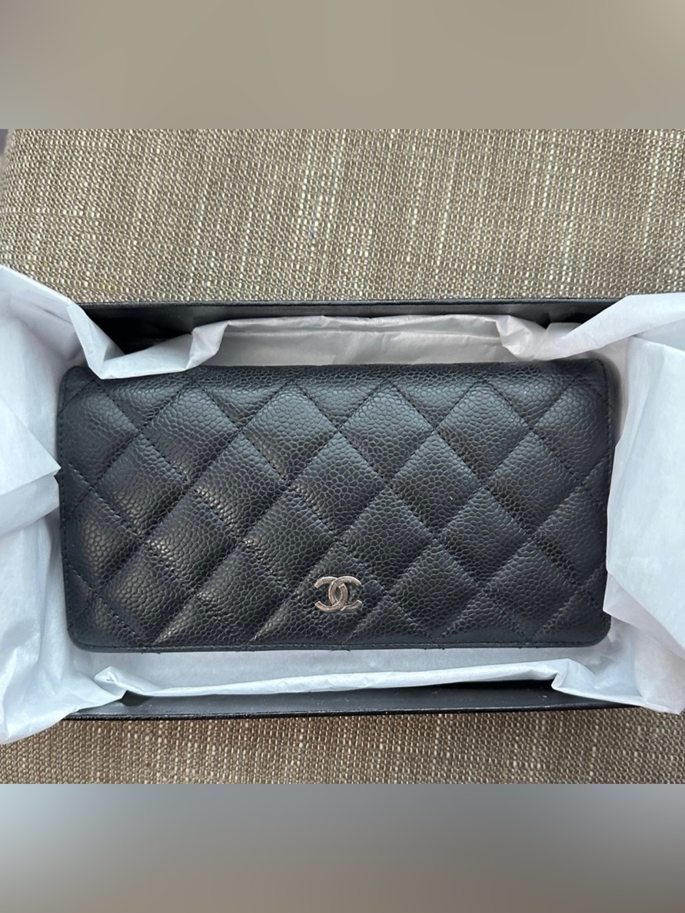 CHANEL Quilted Caviar Wallet with CC Logo - Black - Picture 5 of 9